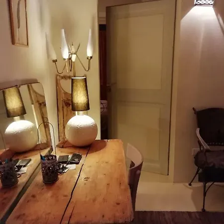 Bologna, Porzione Di Casa Con Parcheggio Apartamento *